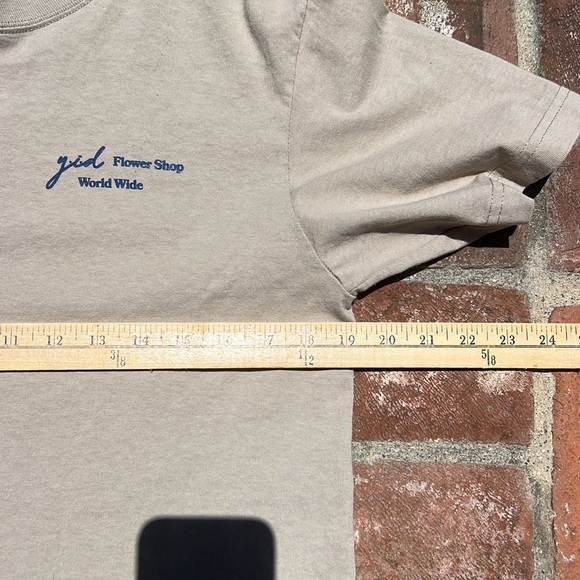 YESTERDAY IS DEAD FLOWER SHOP TEE OATMEAL/NAVY. SIZE S. - Picture 10 of 12